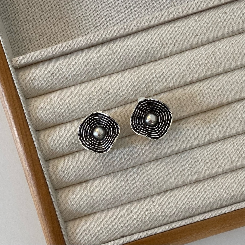 3/$20 Silver Swirl Vintage Retro Inspired Clip-on Earrings - Picture 4 of 6